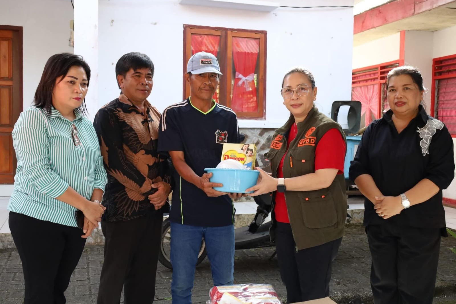 Wabup Minahasa Hadir Bawa Harapan bagi Warga Terdampak Bencana di Kakas