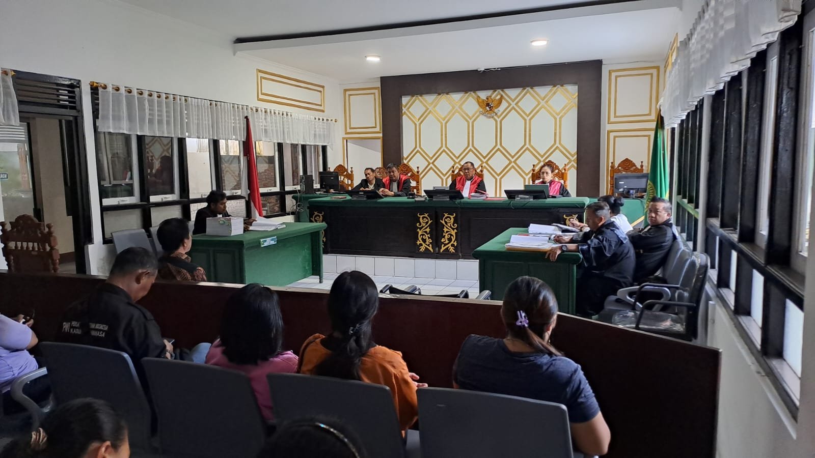 PN Tondano Gelar Sidang Kasus Dugaan Penggelapan Dana Perusahaan, Hakim Tegur Kuasa Hukum Terdakwa