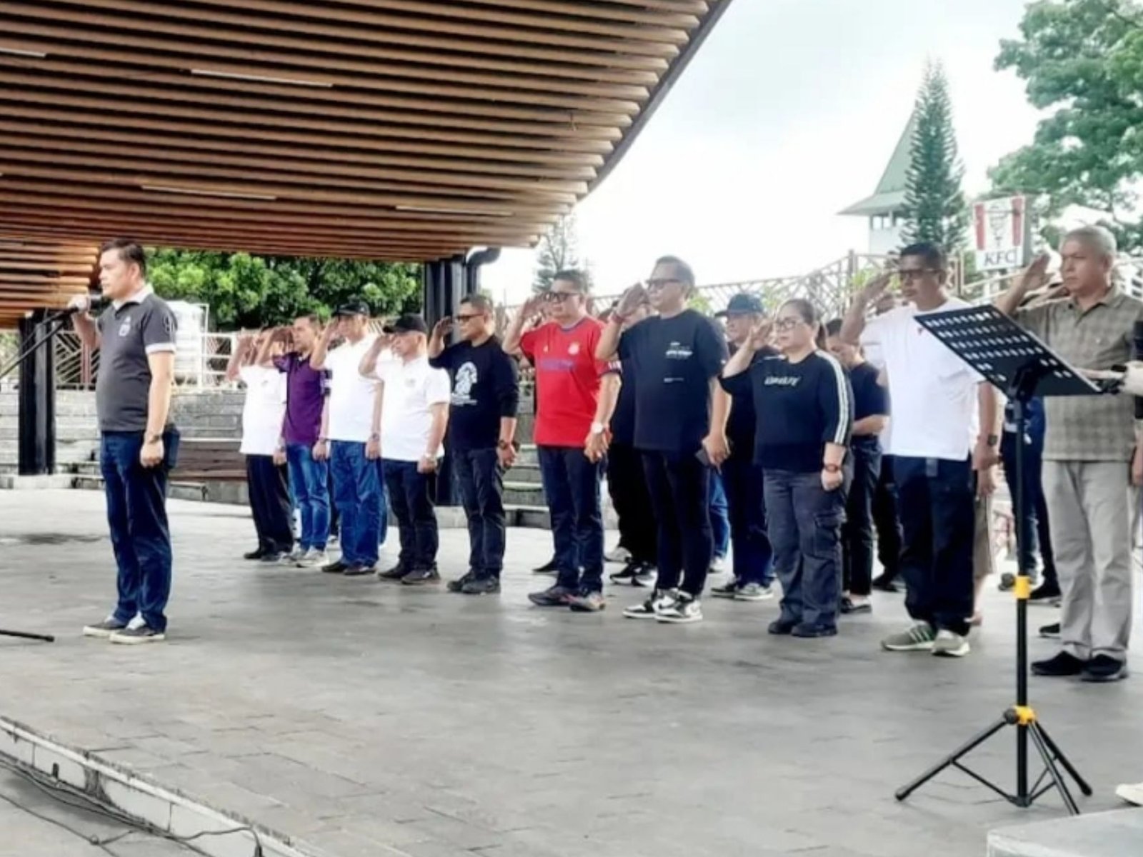 Tegaskan Komitmen Lingkungan, Pemkab Minahasa Aktifkan Bank Sampah dan Batasi Plastik Sekali Pakai